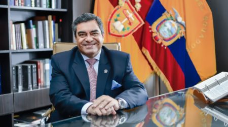 RECTOR--ENRIQUE-POZO