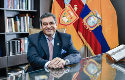 RECTOR--ENRIQUE-POZO