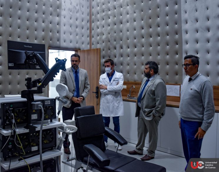 Visita del embajador de Uruguay a las instalaciones del Centro de ...